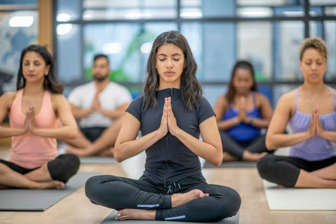 Hot Vinyasa vs Hot Yoga in Abu Dhabi